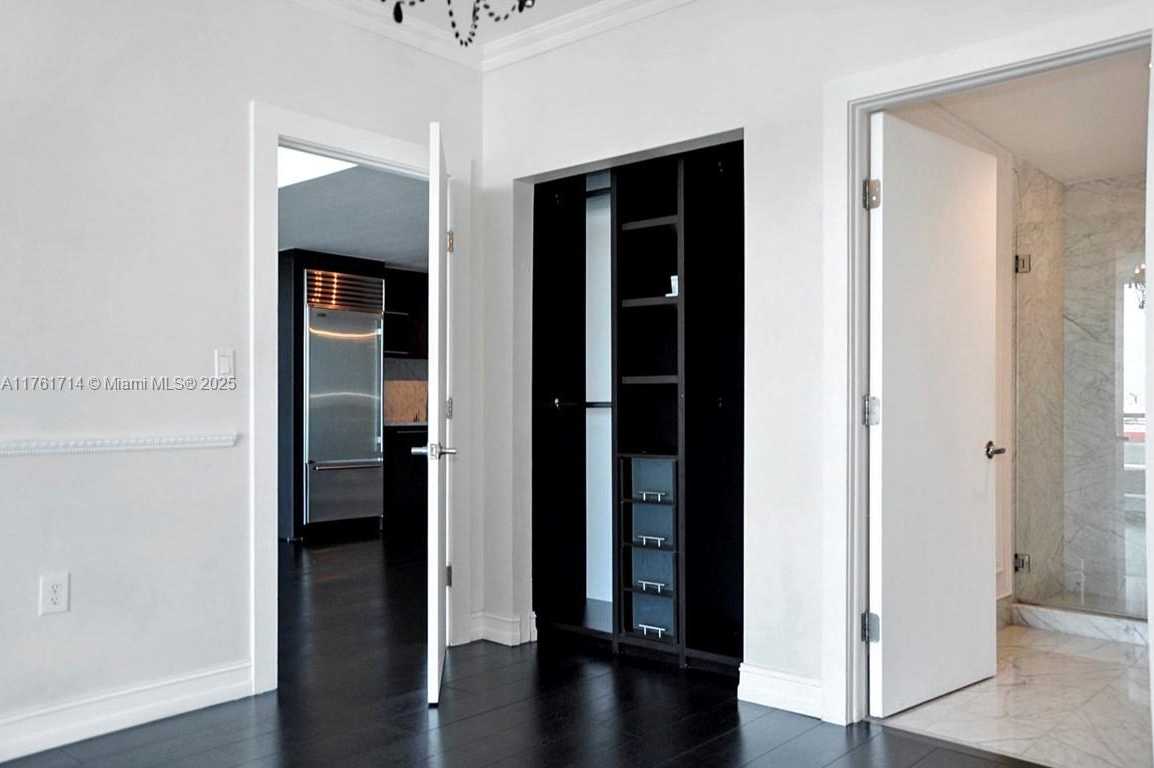 Small Image of 900 BISCAYNE BLVD #909, Miami Number 13
