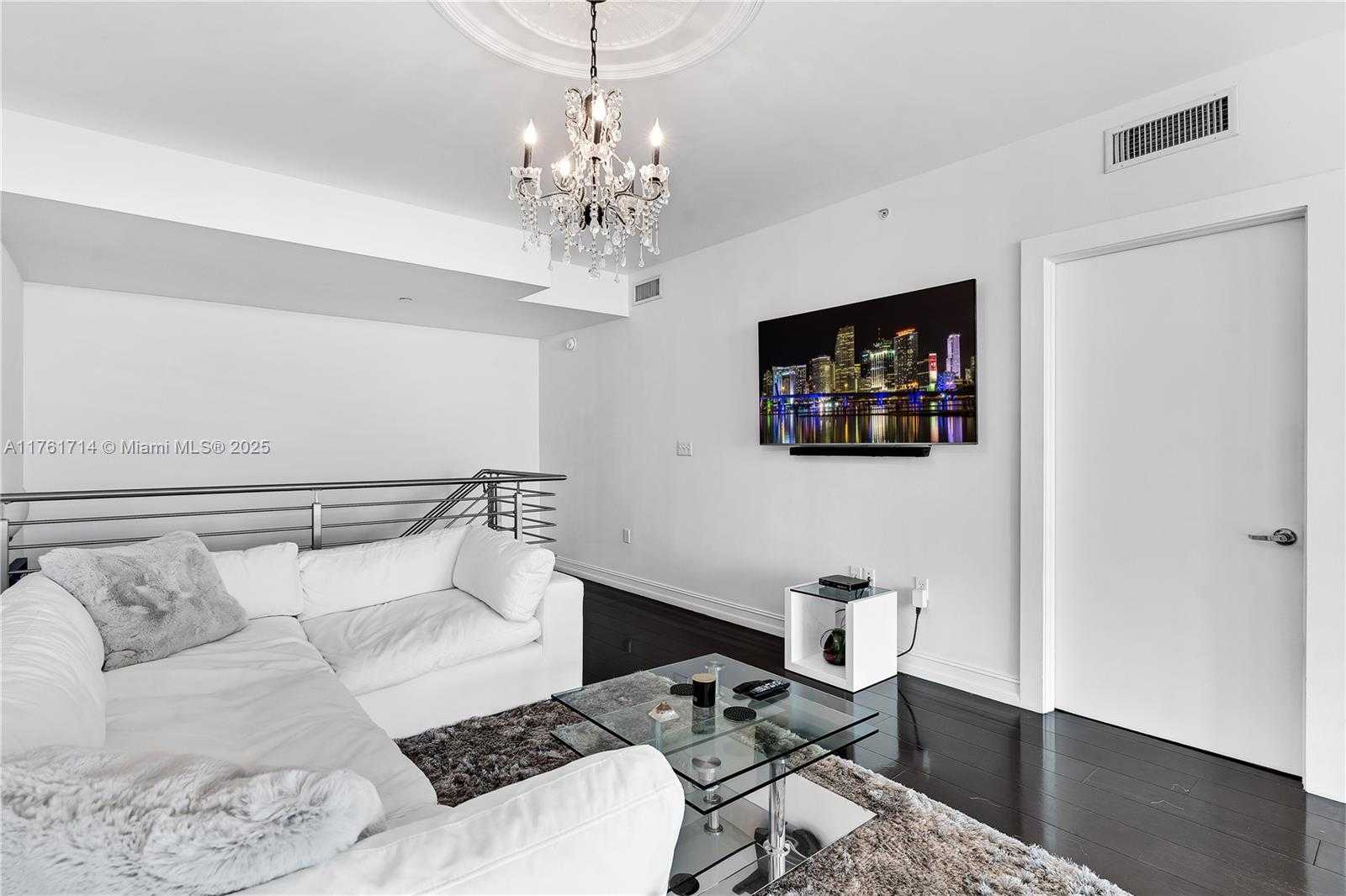 Small Image of 900 BISCAYNE BLVD #909, Miami Number 22