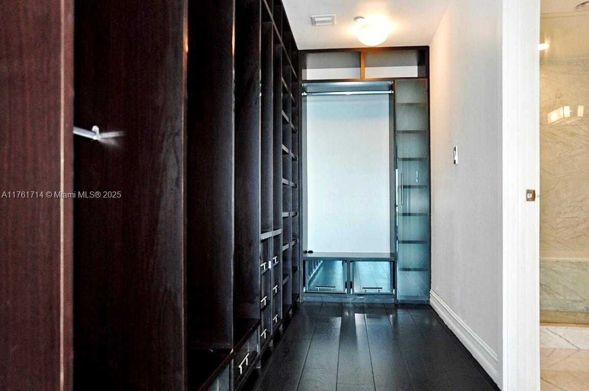 Small Image of 900 BISCAYNE BLVD #909, Miami Number 25
