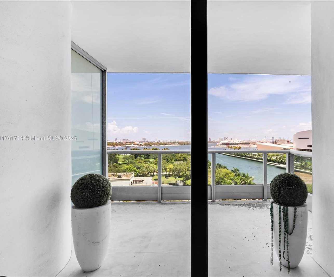 Small Image of 900 BISCAYNE BLVD #909, Miami Number 26