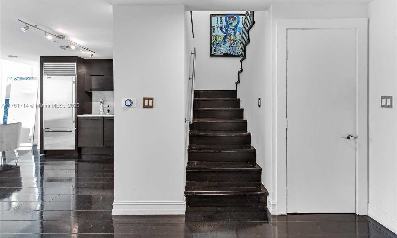 Small Image of 900 BISCAYNE BLVD #909, Miami Number 4