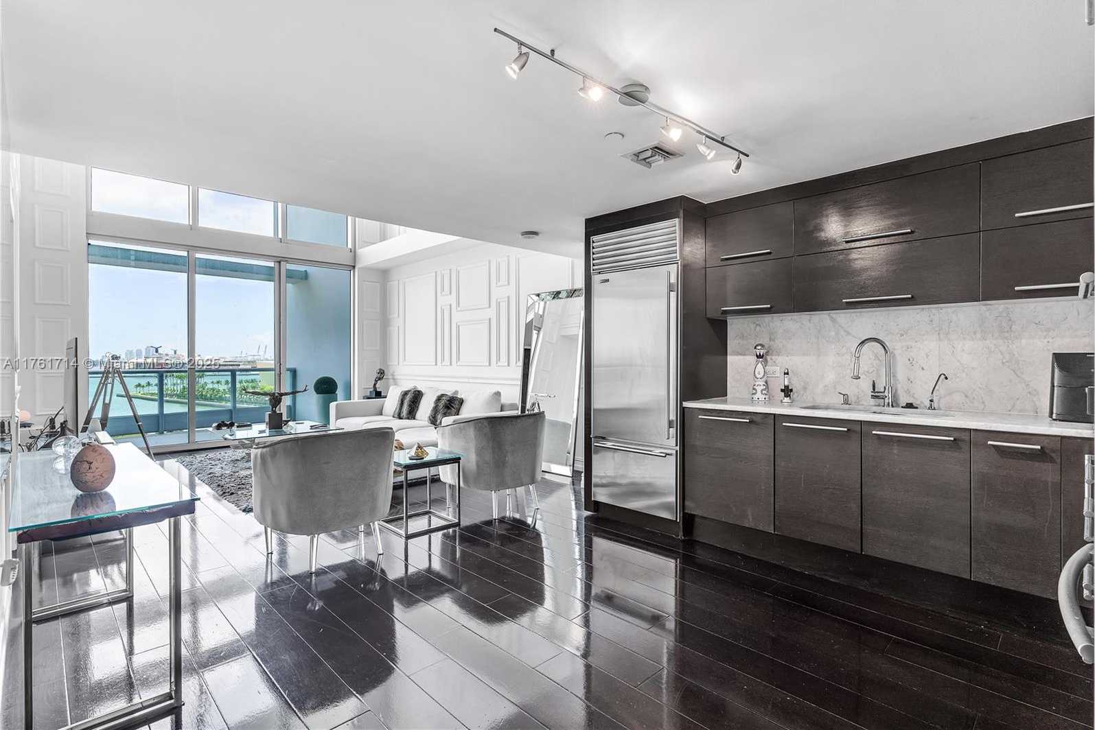 Small Image of 900 BISCAYNE BLVD #909, Miami Number 9