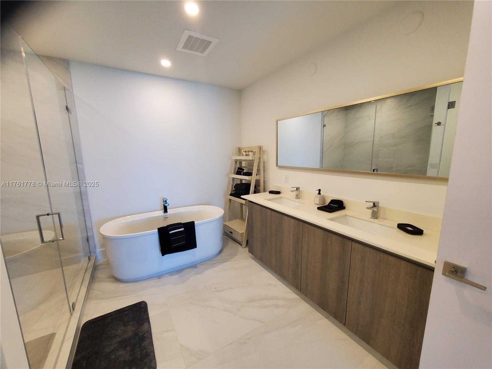 Small Image of 17550 COLLINS AVE #1403, Sunny Isles Beach Number 19