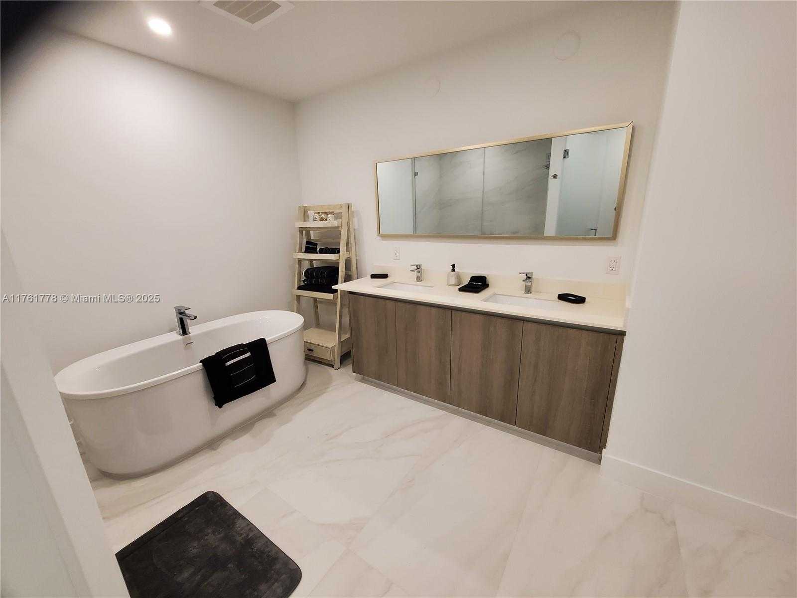 Small Image of 17550 COLLINS AVE #1403, Sunny Isles Beach Number 21