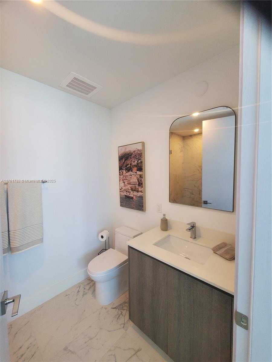 Small Image of 17550 COLLINS #1402, Sunny Isles Beach Number 12