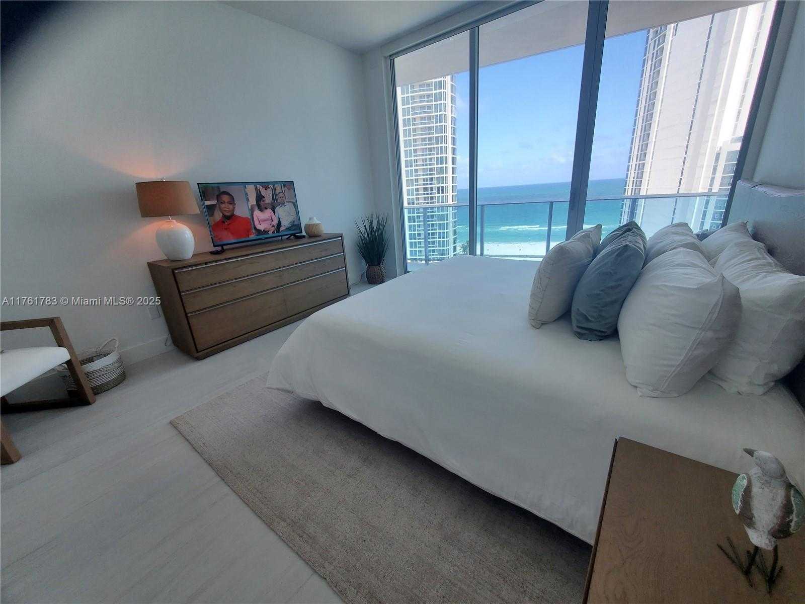Small Image of 17550 COLLINS #1402, Sunny Isles Beach Number 21