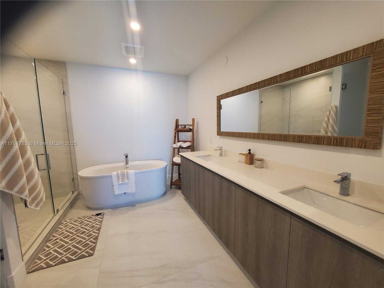 Small Image of 17550 COLLINS #1402, Sunny Isles Beach Number 25
