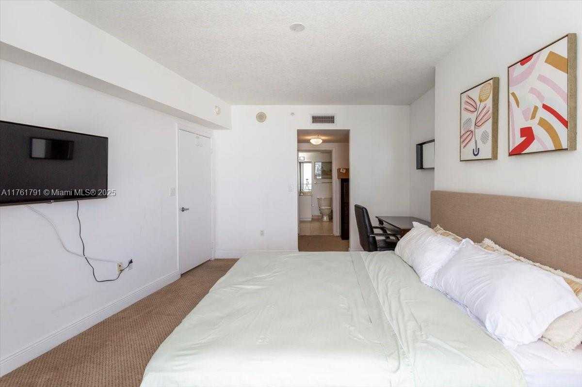 Small Image of 1750 NORTH BAYSHORE DR #4809, Miami Number 13