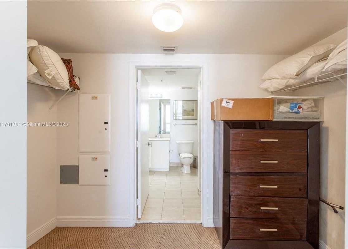 Small Image of 1750 NORTH BAYSHORE DR #4809, Miami Number 14