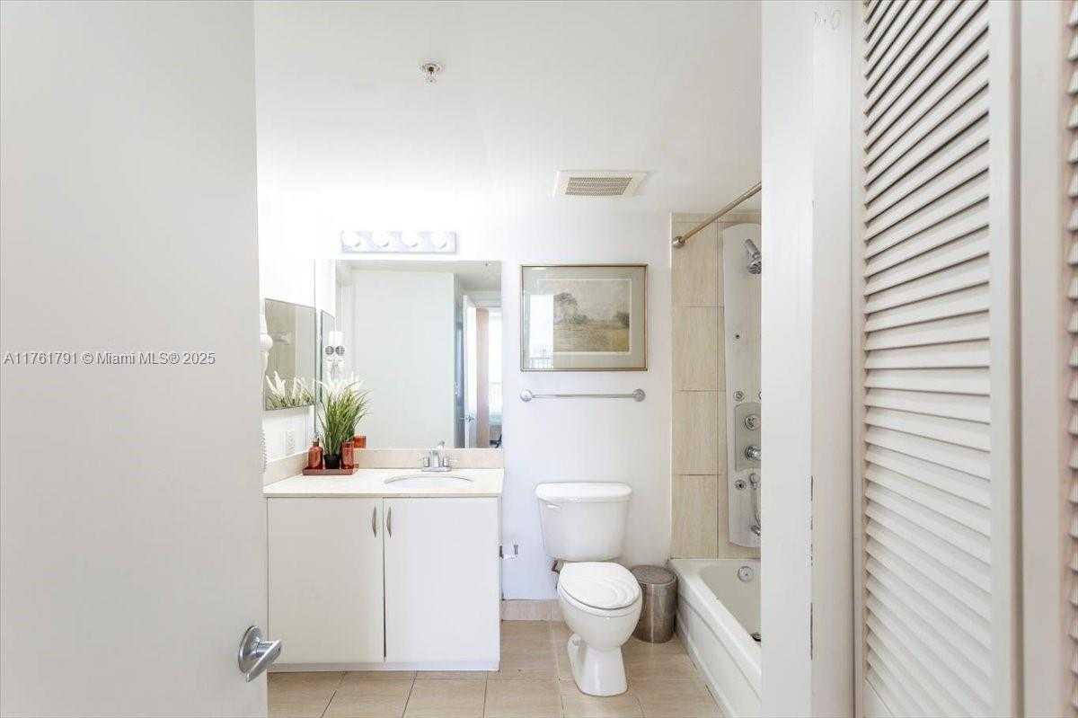 Small Image of 1750 NORTH BAYSHORE DR #4809, Miami Number 15