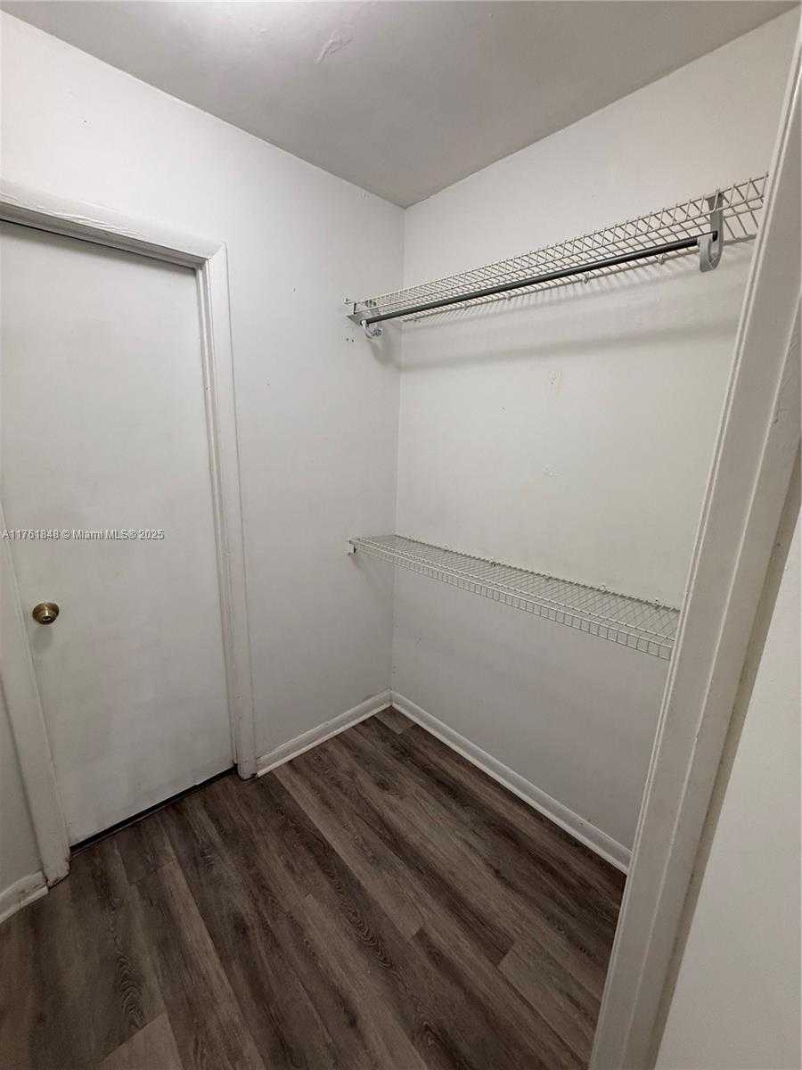 Small Image of 18328 NORTH WEST 68TH AVE #L, Hialeah Number 11