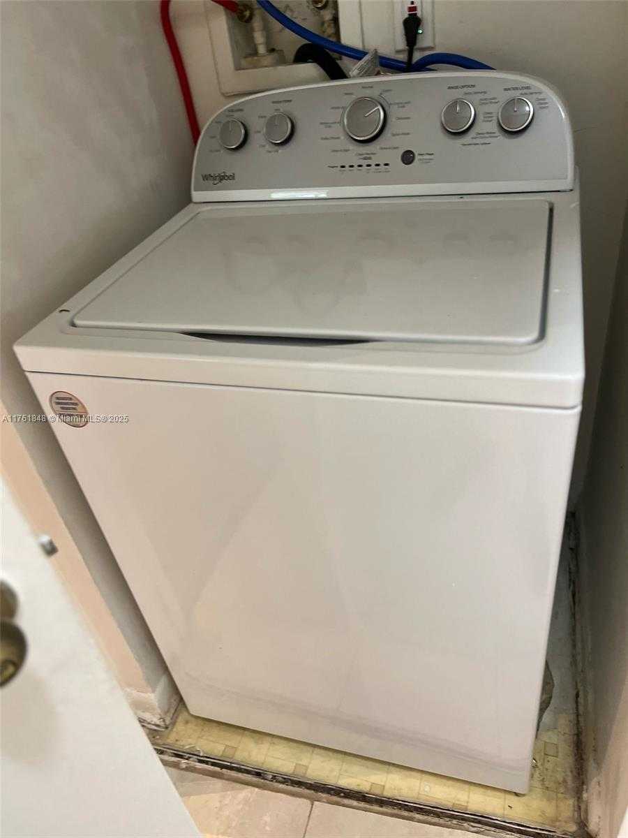 Small Image of 18328 NORTH WEST 68TH AVE #L, Hialeah Number 13