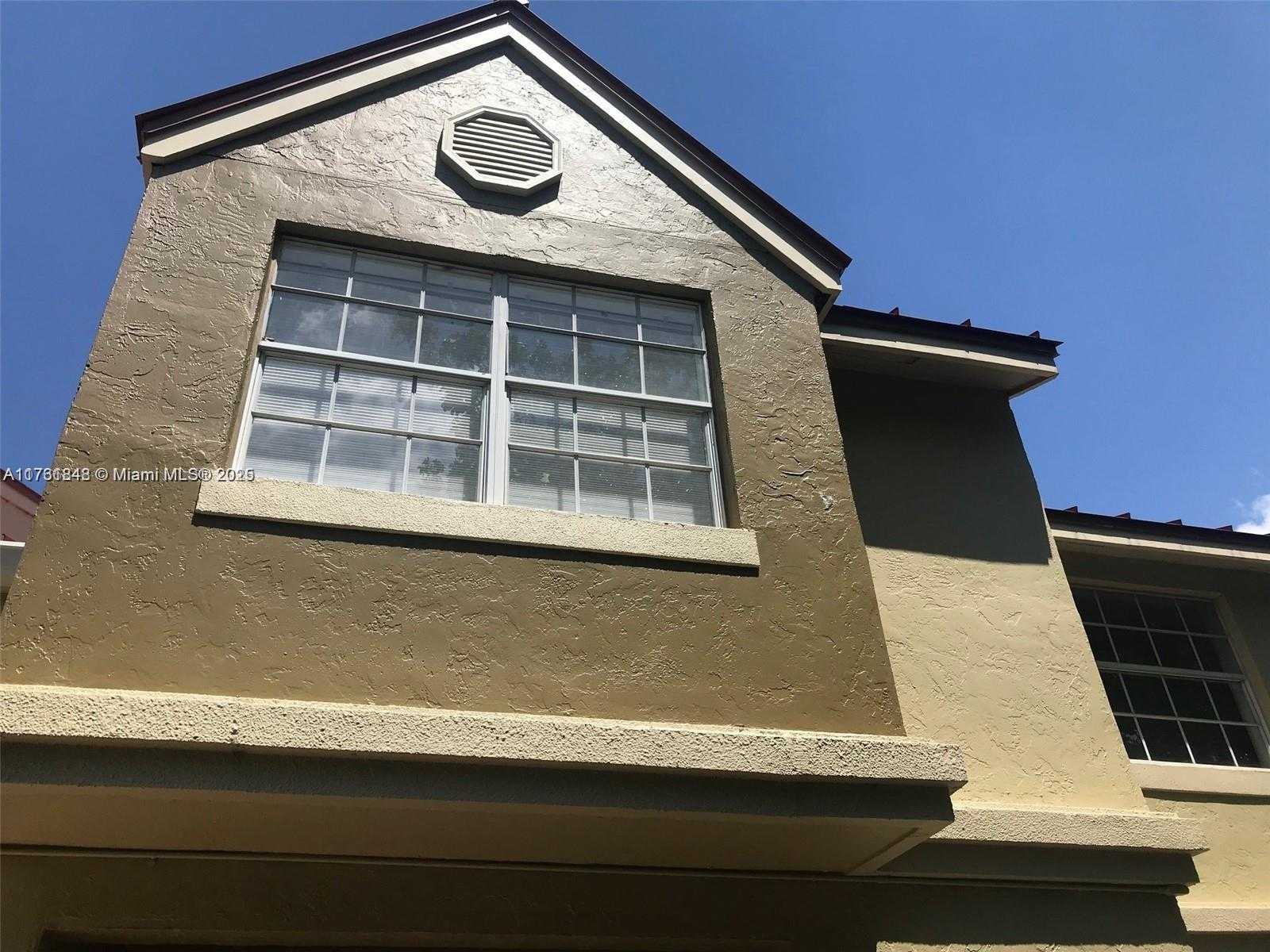 Small Image of 18328 NORTH WEST 68TH AVE #L, Hialeah Number 14