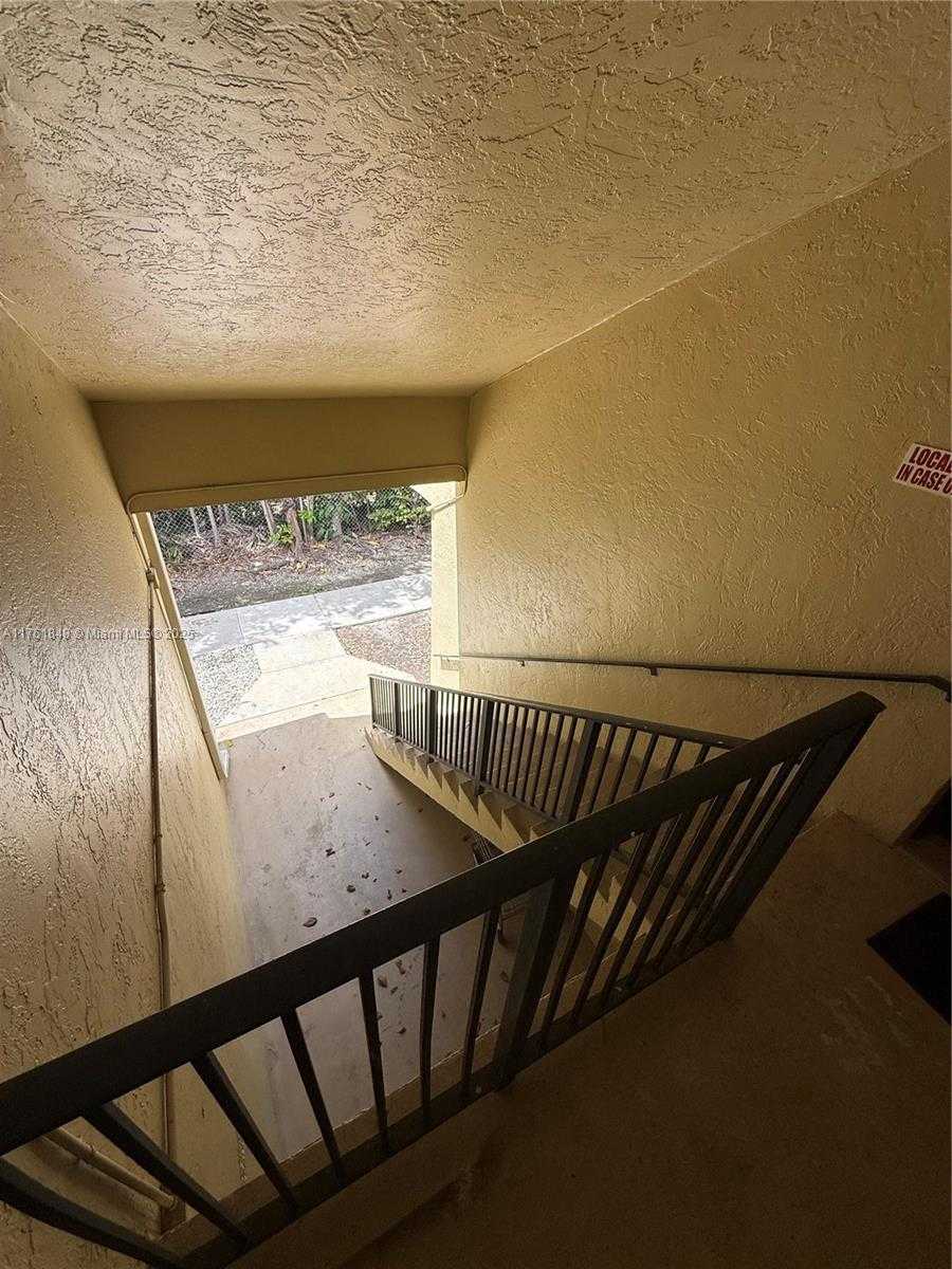 Small Image of 18328 NORTH WEST 68TH AVE #L, Hialeah Number 16