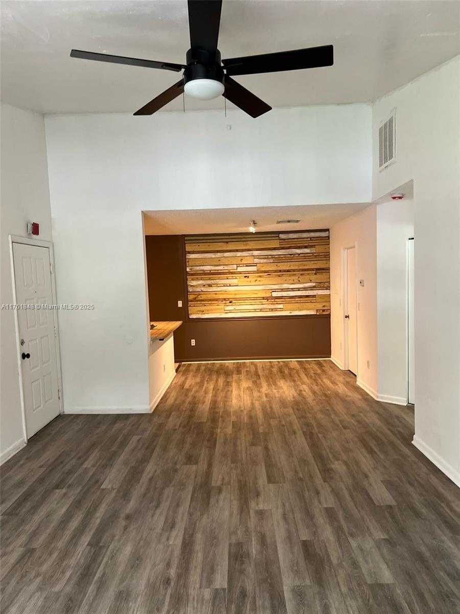 Small Image of 18328 NORTH WEST 68TH AVE #L, Hialeah Number 7