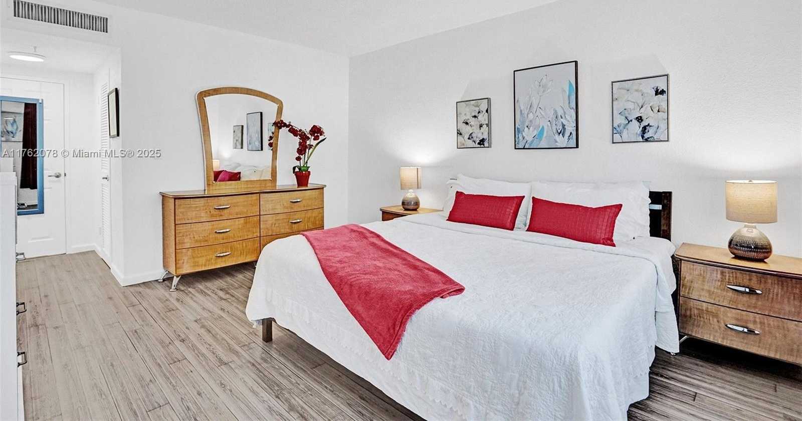 Small Image of 2501 SOUTH OCEAN DR #538 (available Dec 11), Hollywood Number 14