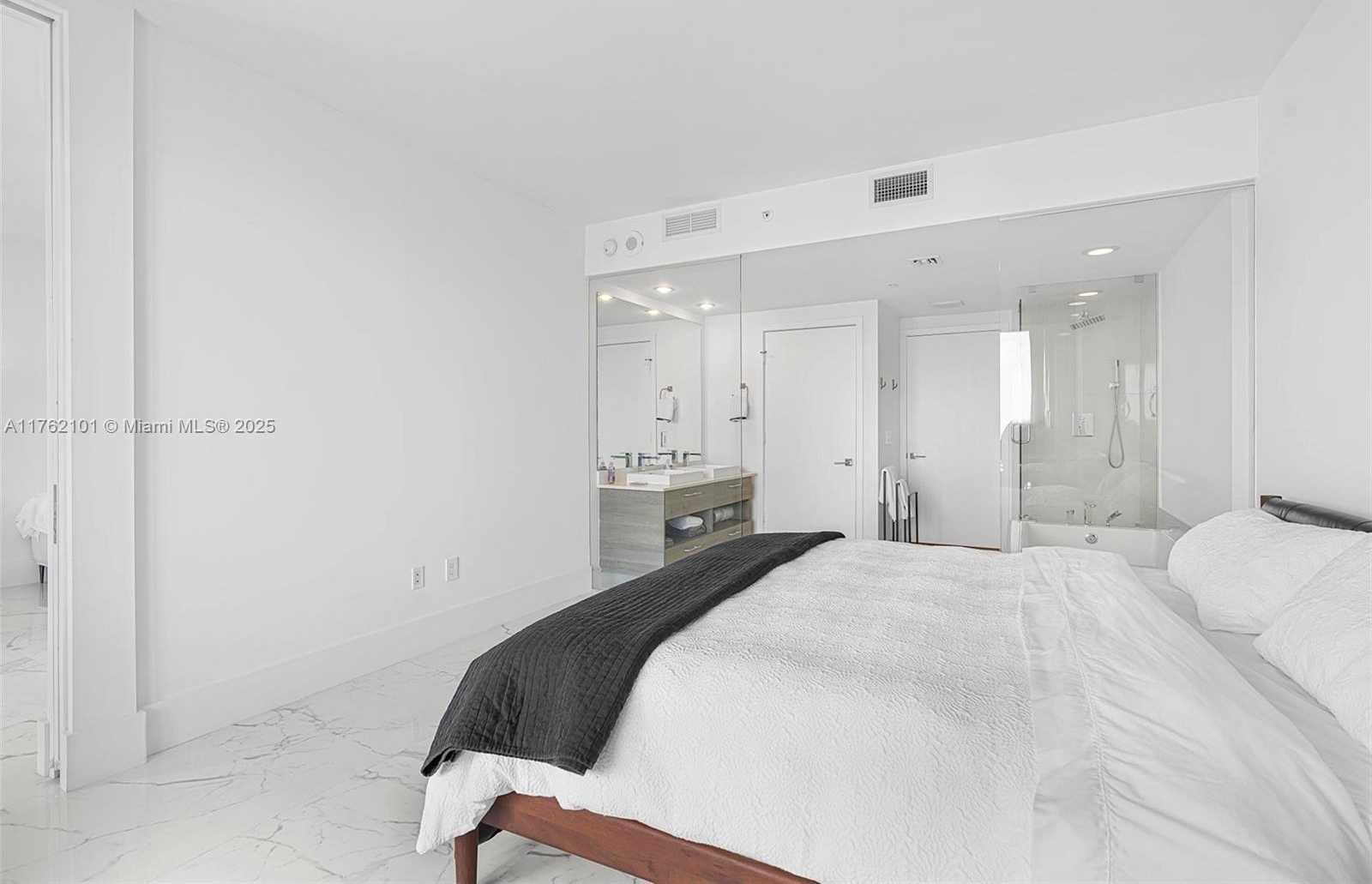 Small Image of 650 NORTH EAST 32ND ST #4903, Miami Number 15