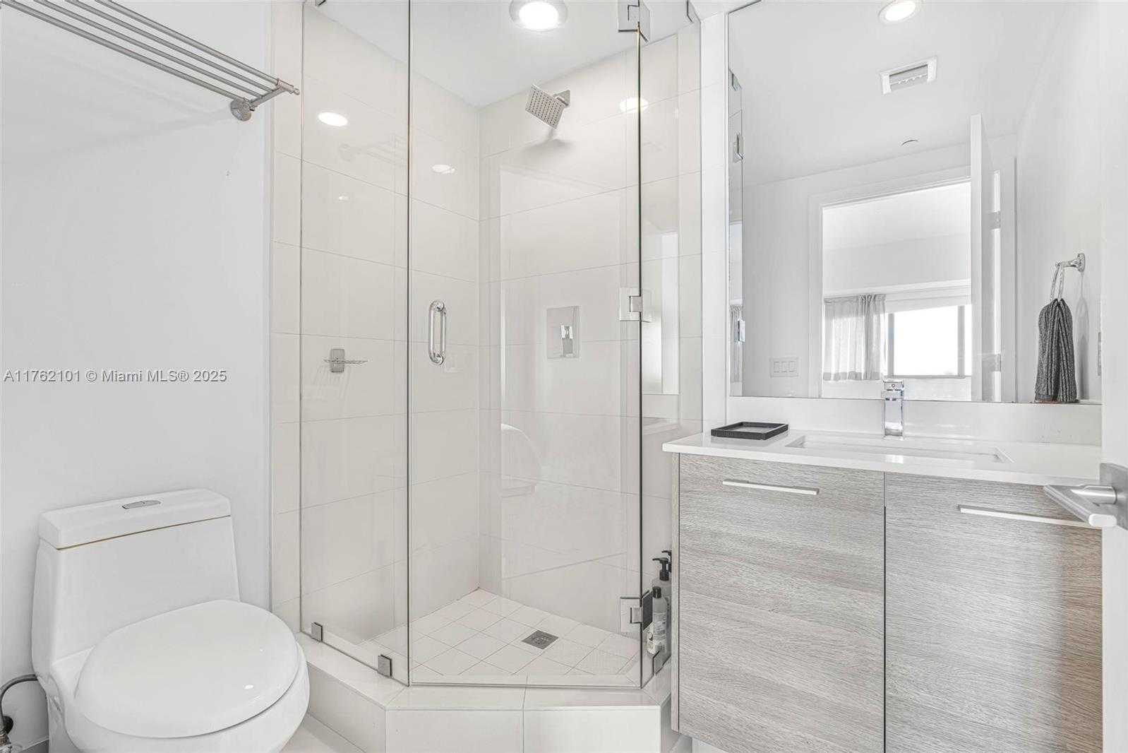 Small Image of 650 NORTH EAST 32ND ST #4903, Miami Number 23