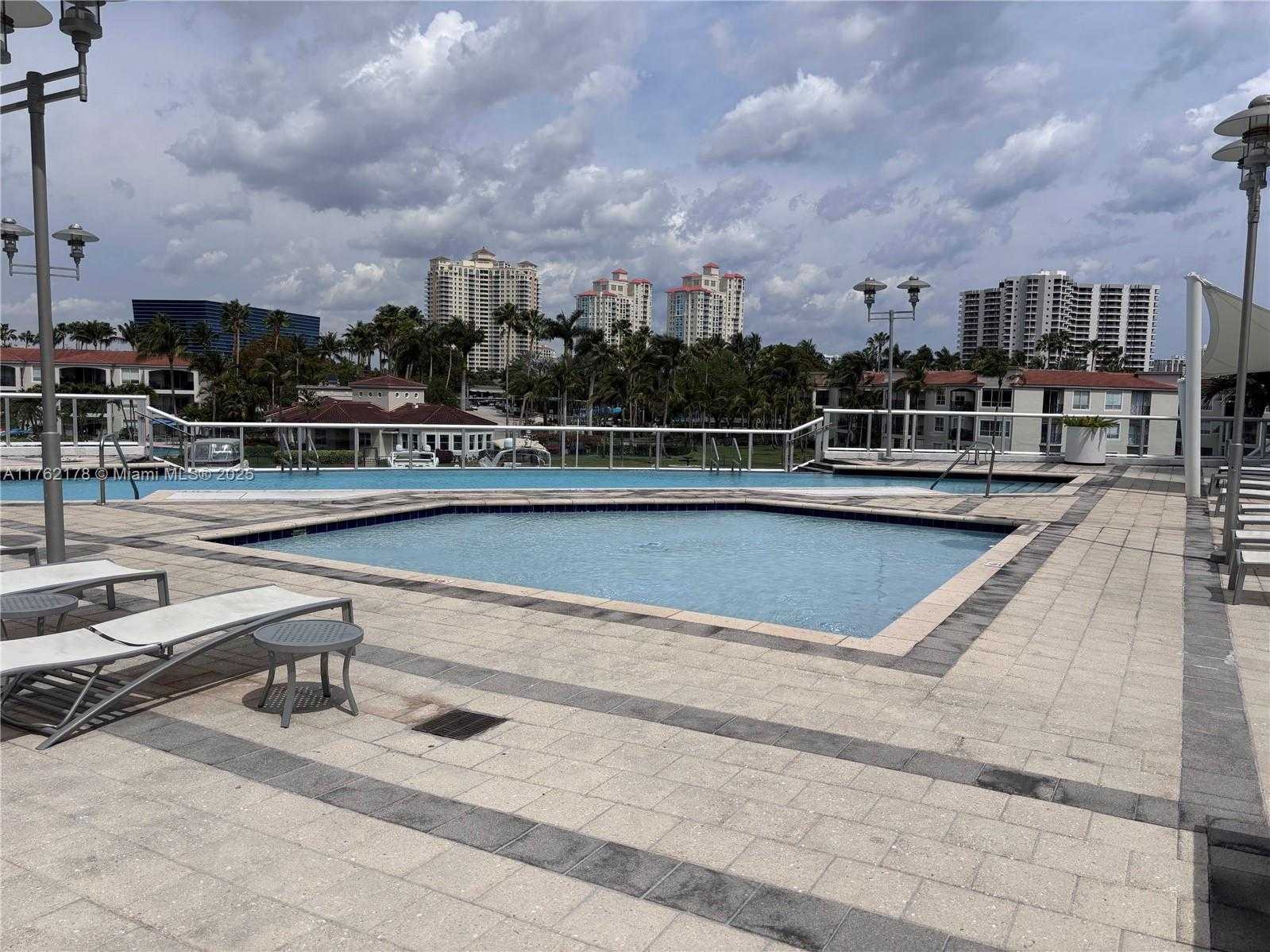 Small Image of 3131 NORTH EAST 188TH ST #1-809, Aventura Number 3