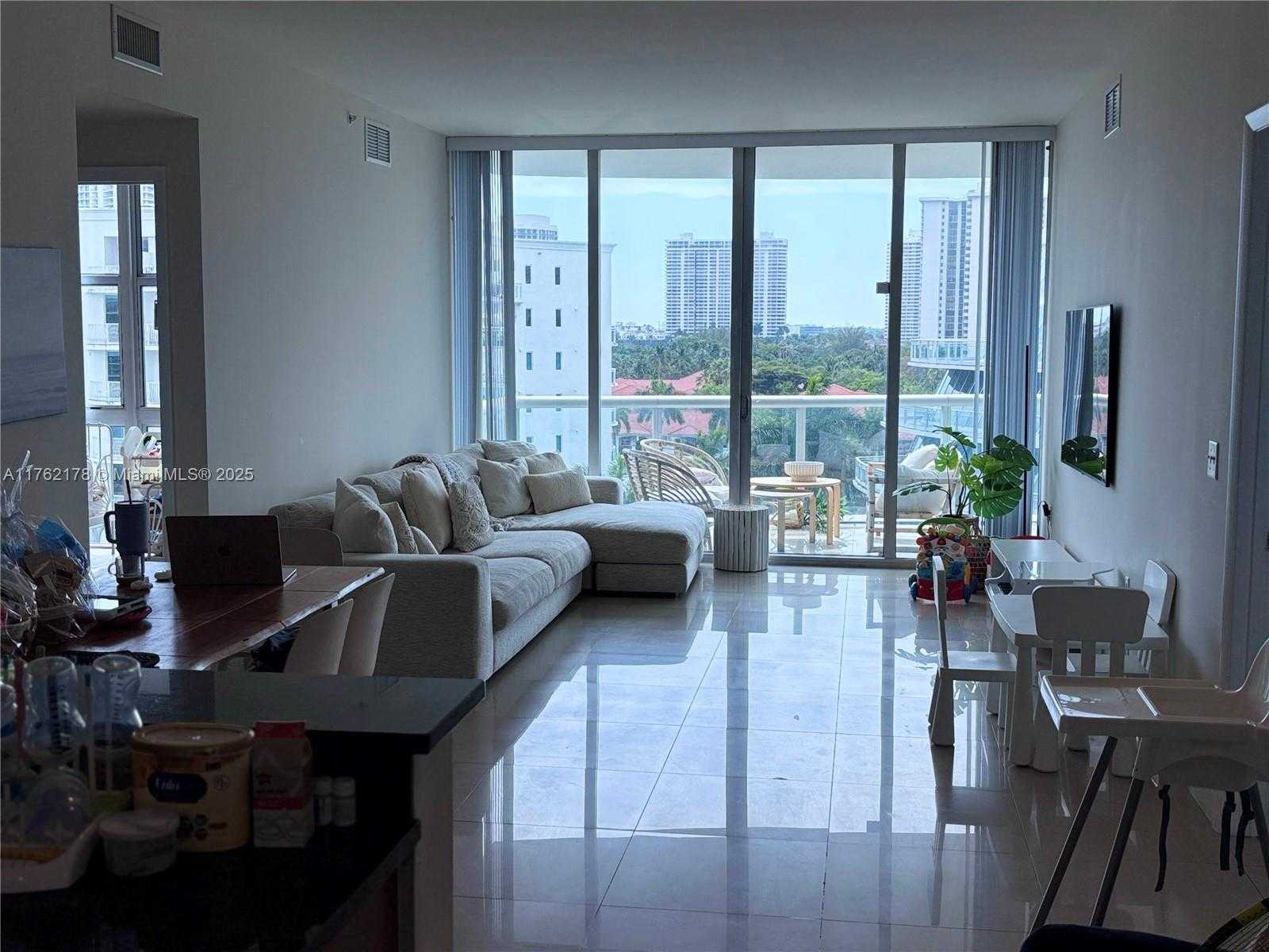 Small Image of 3131 NORTH EAST 188TH ST #1-809, Aventura Number 4