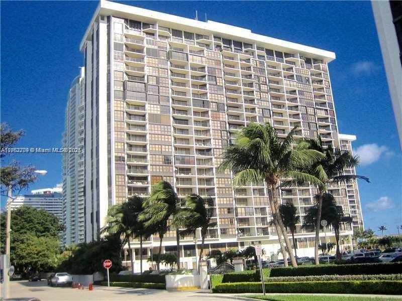 Small Image of 1901 BRICKELL AVE #B1804, Miami Number 12
