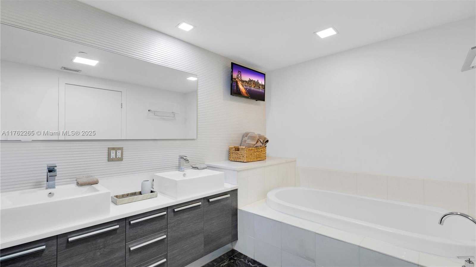Small Image of 2950 NORTH EAST 188TH ST #115, Aventura Number 23