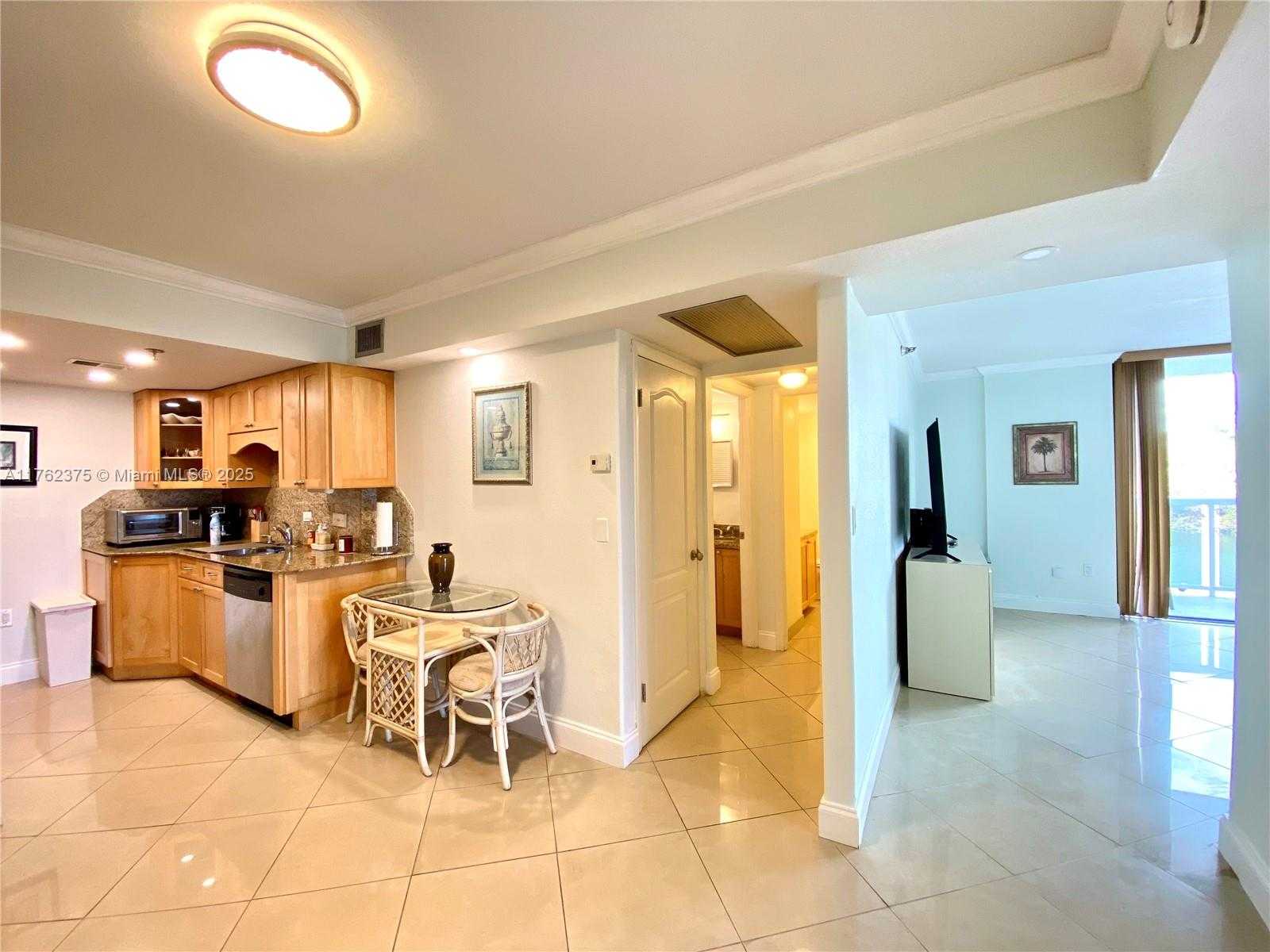 Small Image of 20505 EAST COUNTRY CLUB DR #233, Aventura Number 24