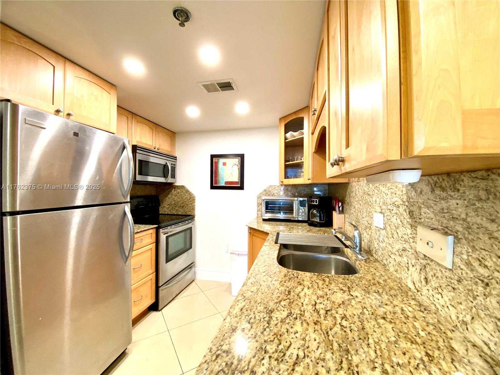 Small Image of 20505 EAST COUNTRY CLUB DR #233, Aventura Number 25