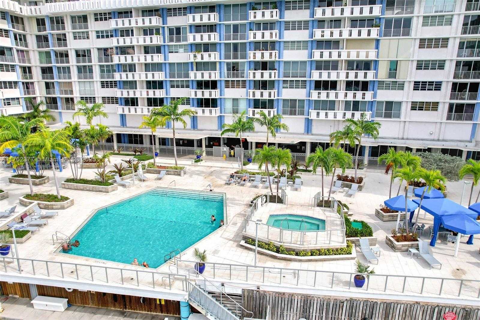 Small Image of 800 WEST AVE #PH44, Miami Beach Number 14