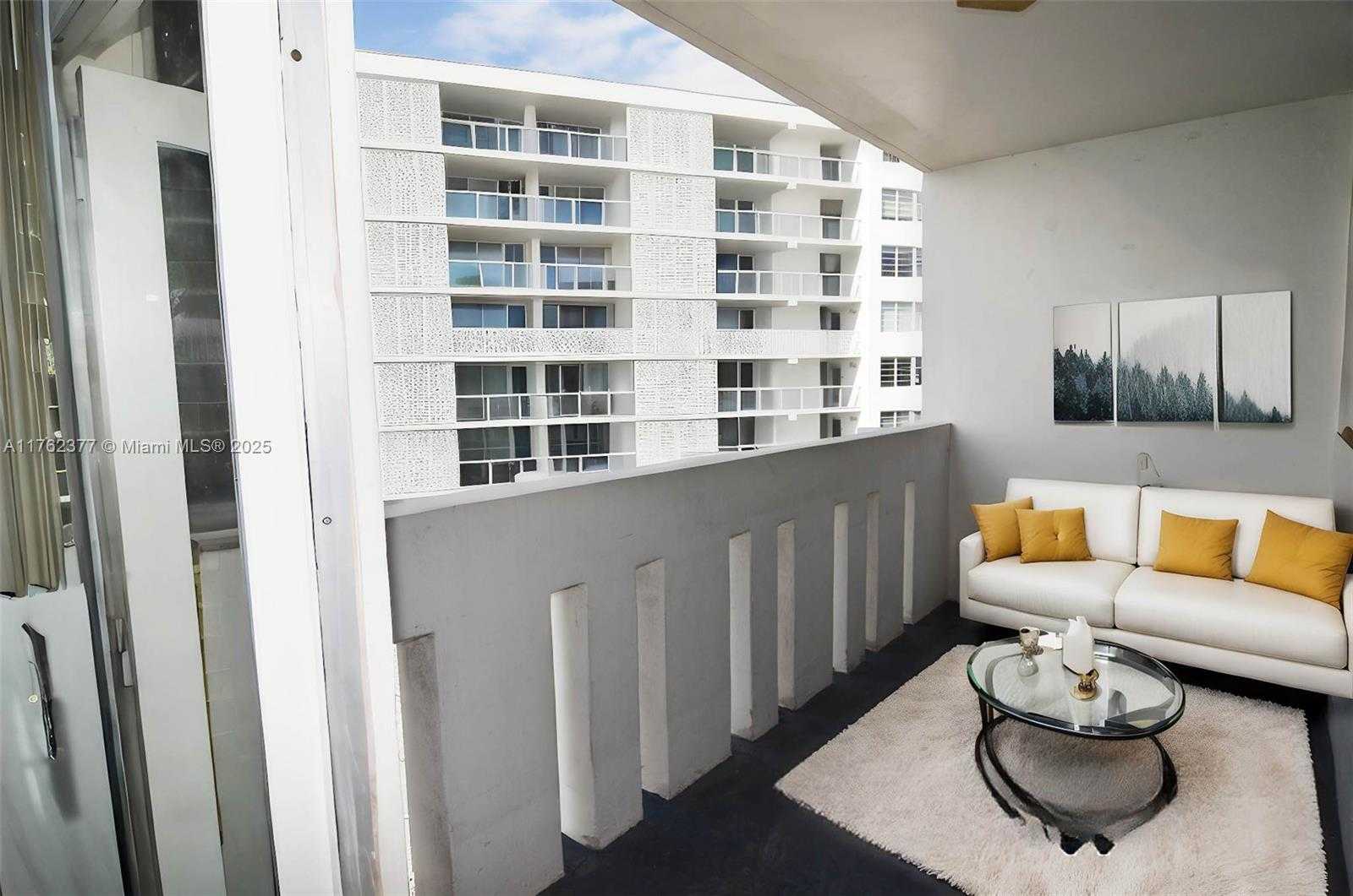 Small Image of 800 WEST AVE #PH44, Miami Beach Number 5