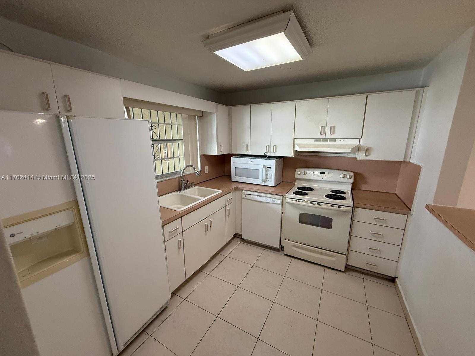 Small Image of 6625 #106, Hialeah Number 10