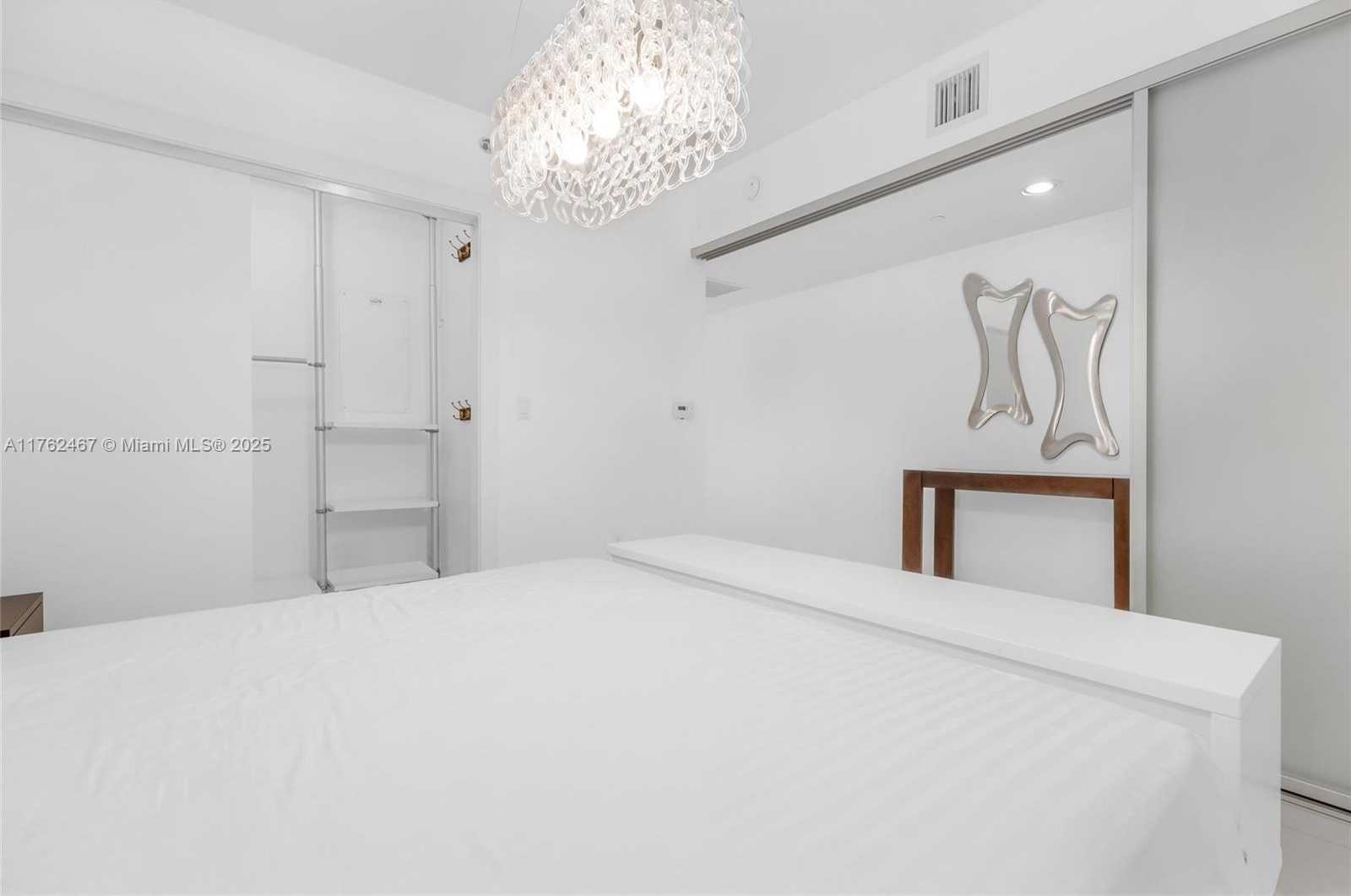 Small Image of 1830 SOUTH OCEAN DR #2609, Hallandale Beach Number 16