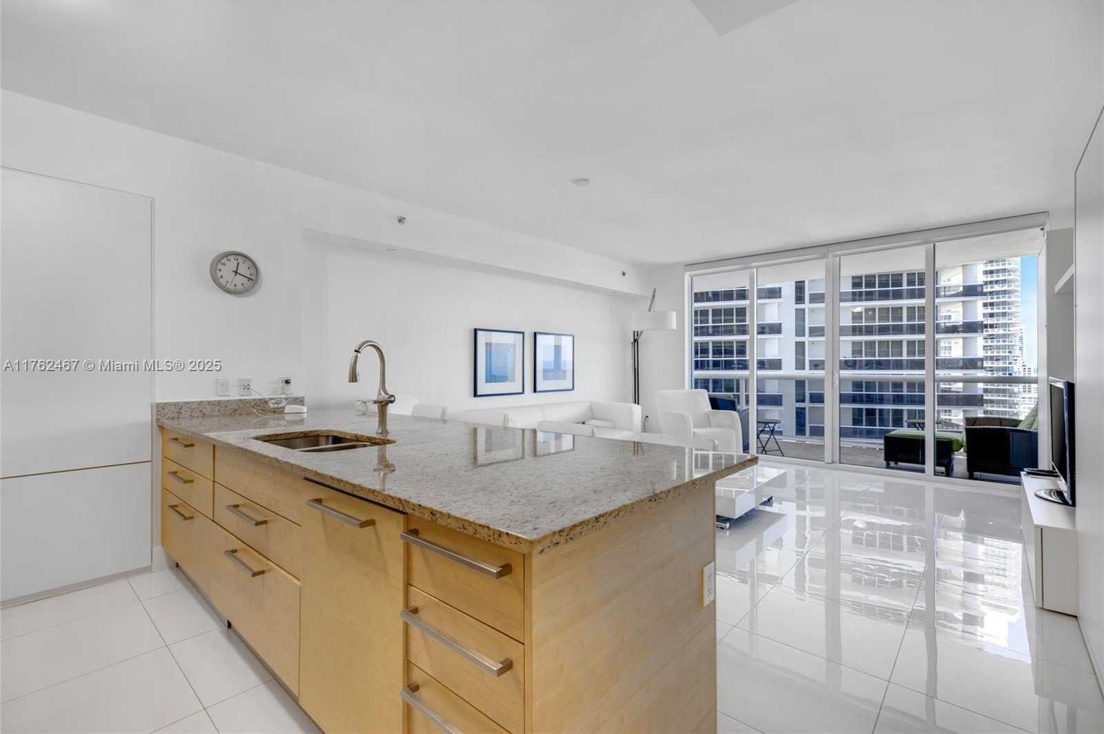 Small Image of 1830 SOUTH OCEAN DR #2609, Hallandale Beach Number 5