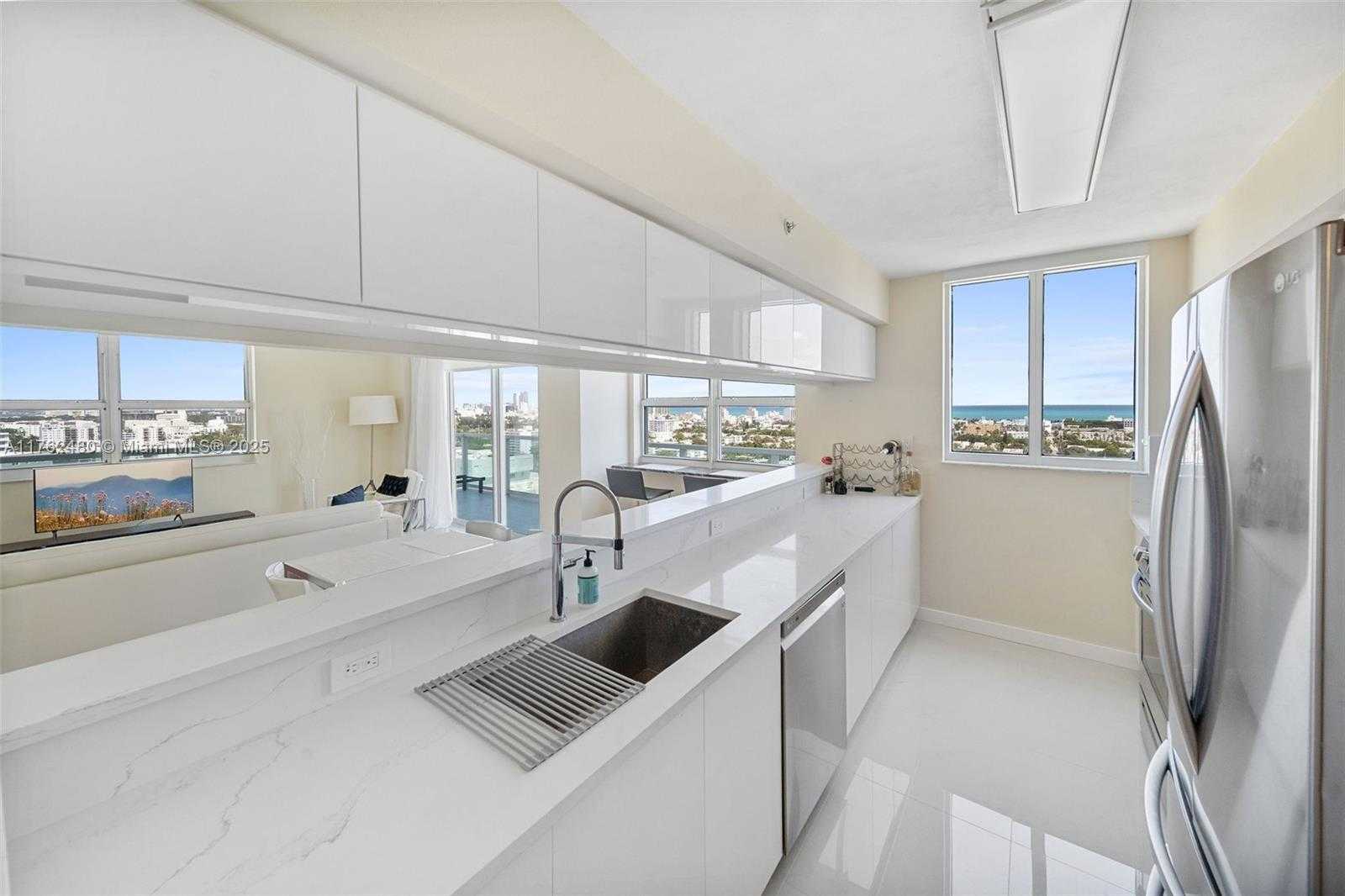 Small Image of 650 WEST AVE #1912, Miami Beach Number 12