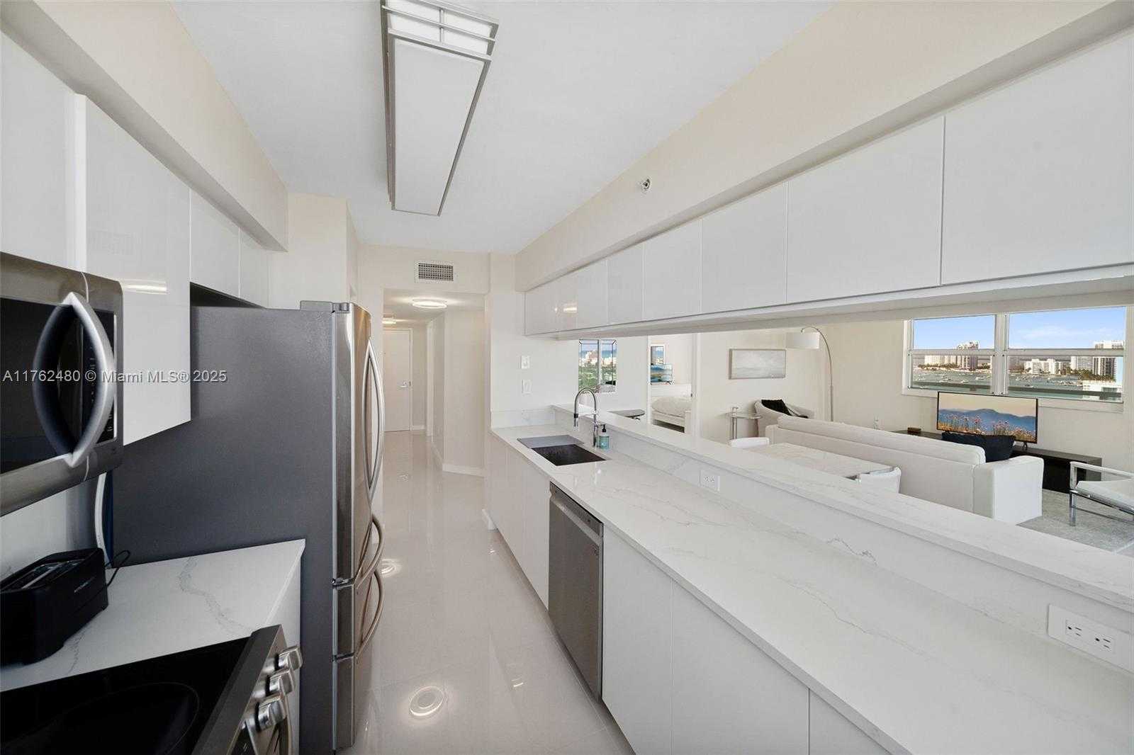 Small Image of 650 WEST AVE #1912, Miami Beach Number 13