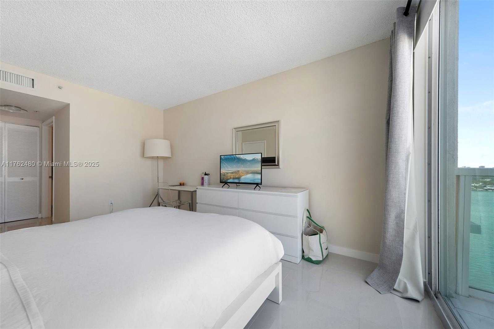 Small Image of 650 WEST AVE #1912, Miami Beach Number 19