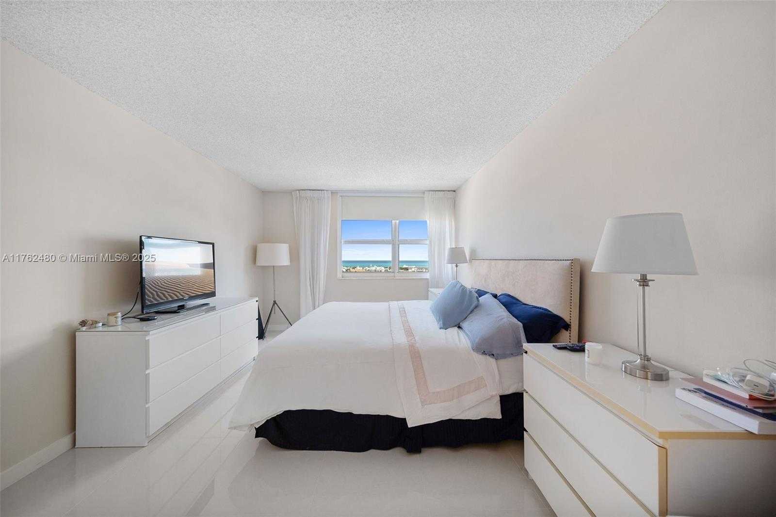 Small Image of 650 WEST AVE #1912, Miami Beach Number 21
