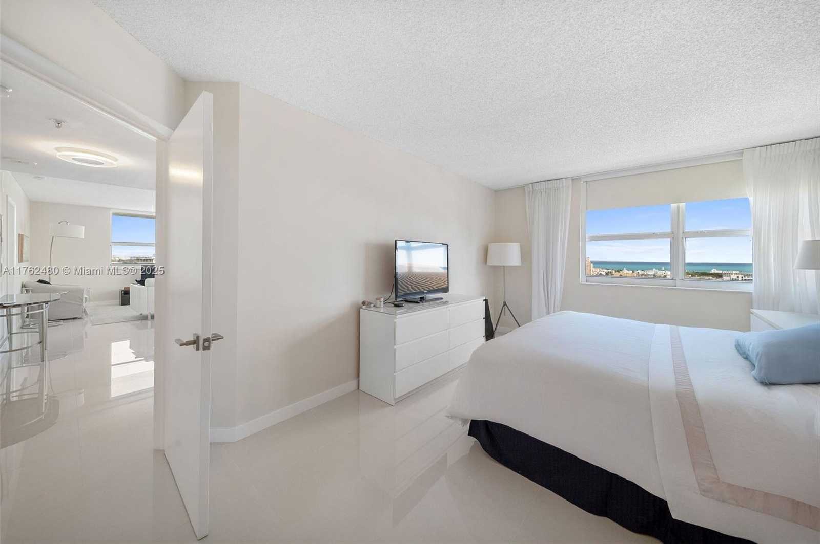 Small Image of 650 WEST AVE #1912, Miami Beach Number 22
