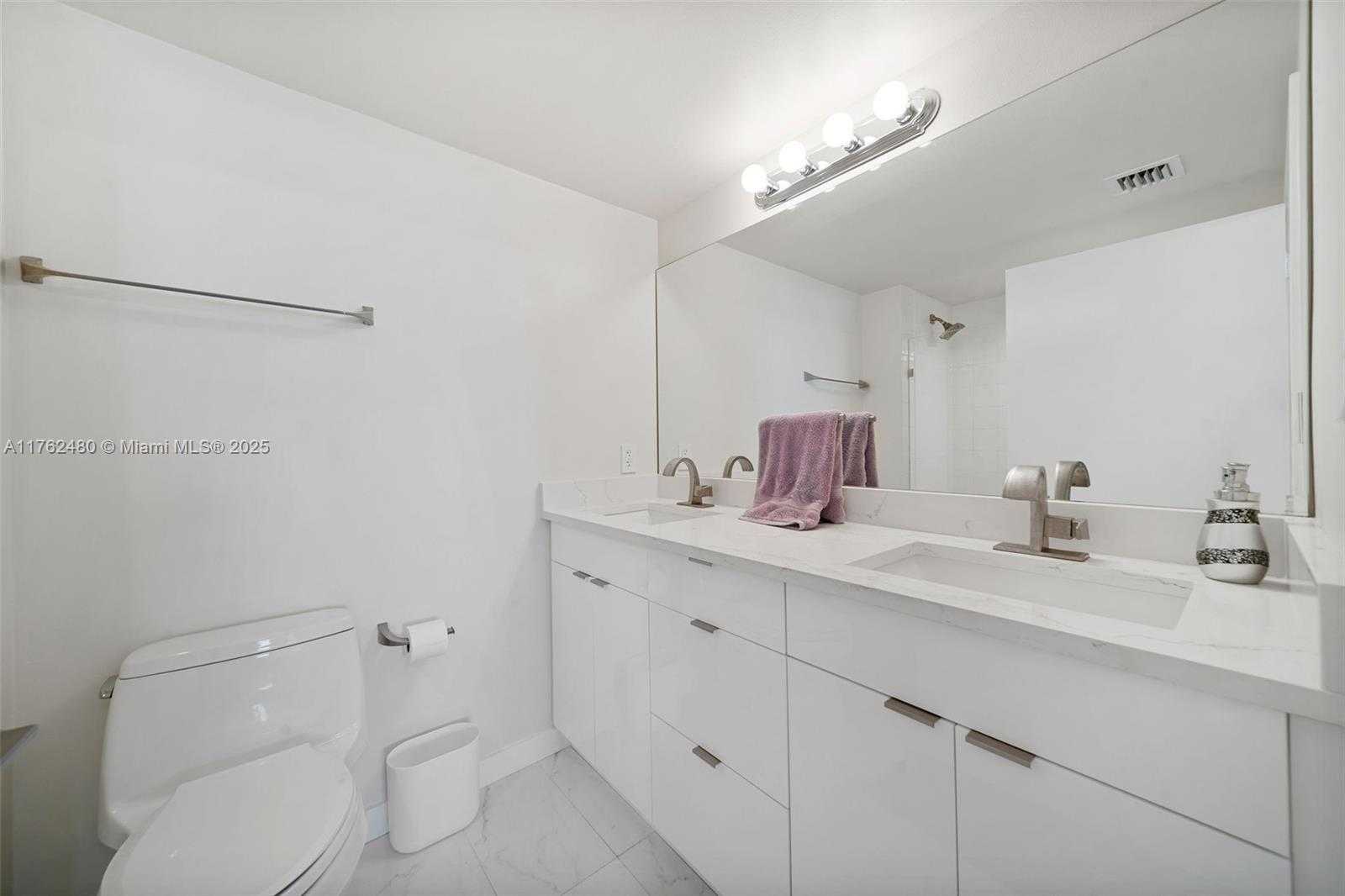 Small Image of 650 WEST AVE #1912, Miami Beach Number 25