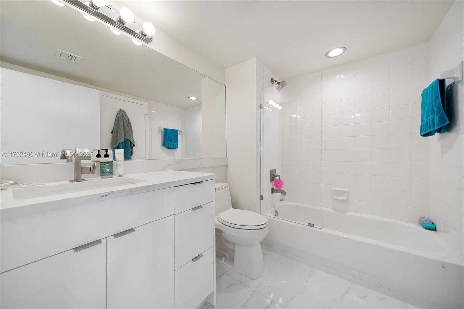 Small Image of 650 WEST AVE #1912, Miami Beach Number 29