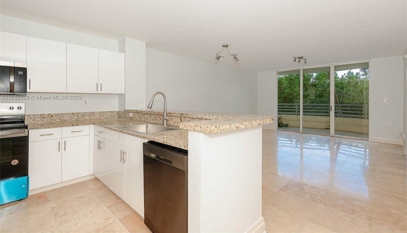 Small Image of 1401 BAY RD #307, Miami Beach Number 15
