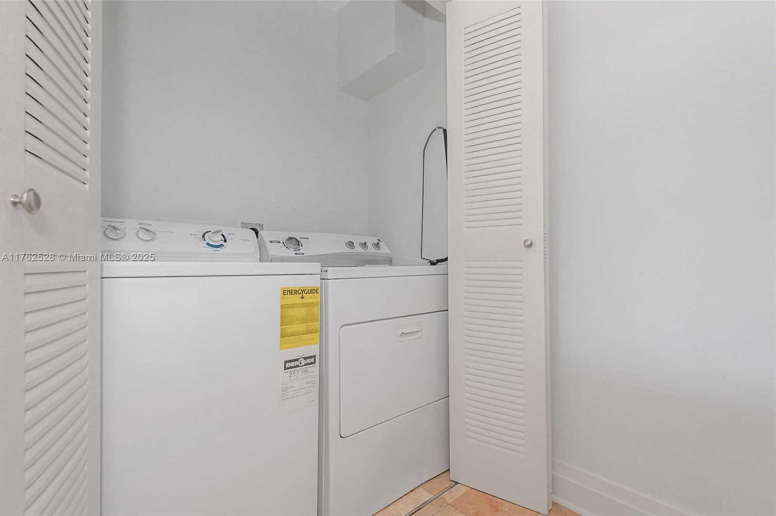 Small Image of 1401 BAY RD #307, Miami Beach Number 16