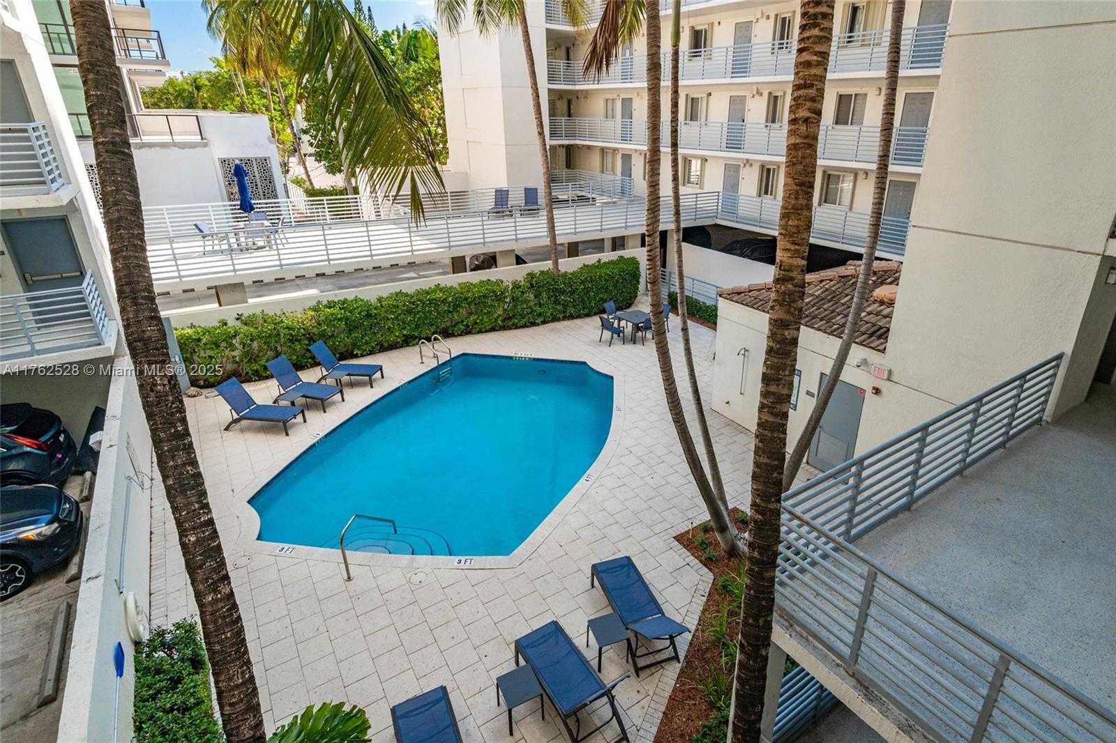 Small Image of 1401 BAY RD #307, Miami Beach Number 2
