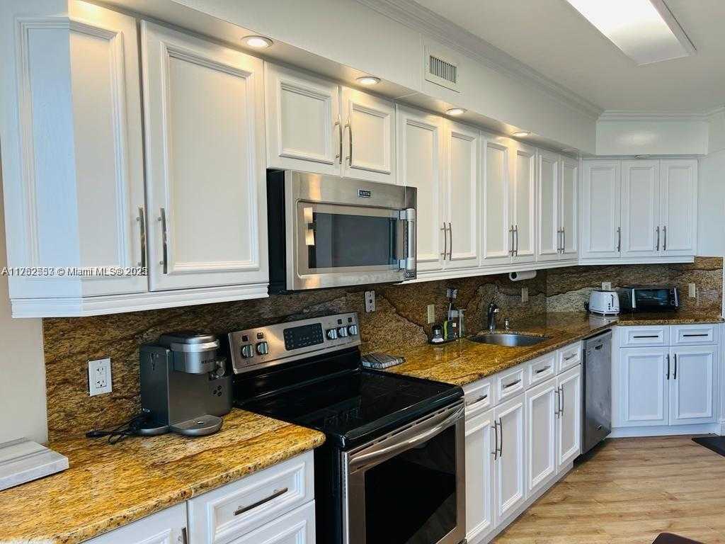 Small Image of 3610 YACHT CLUB DR #401, Aventura Number 21