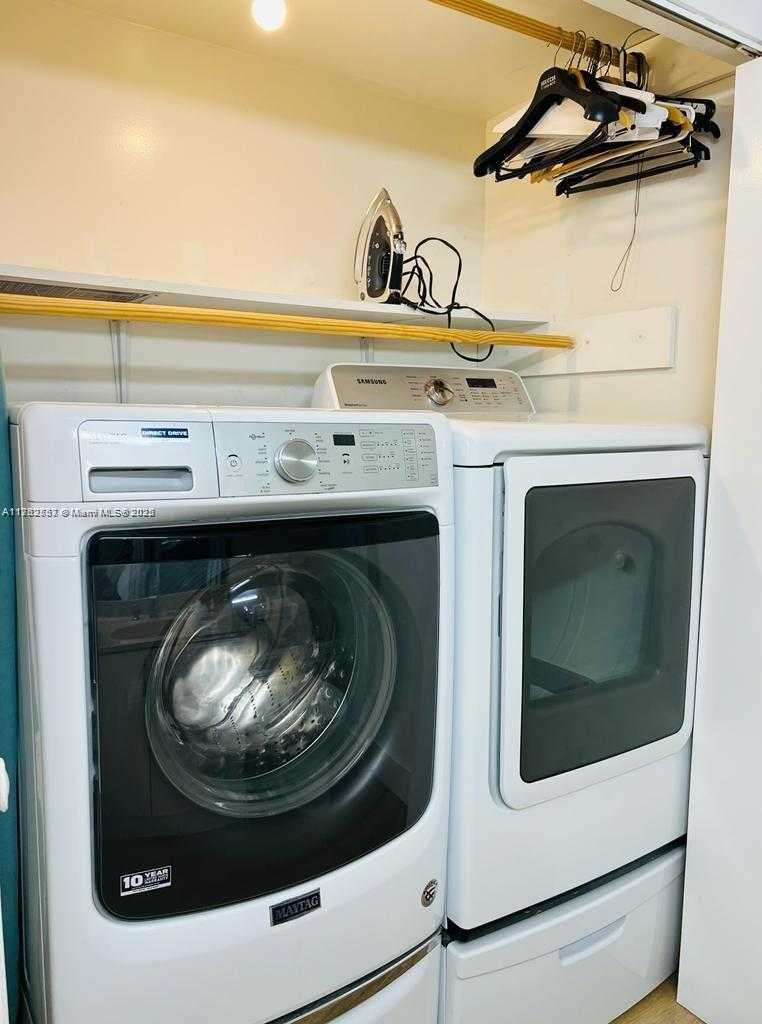 Small Image of 3610 YACHT CLUB DR #401, Aventura Number 23