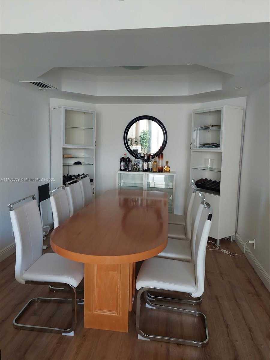 Small Image of 3610 YACHT CLUB DR #401, Aventura Number 24