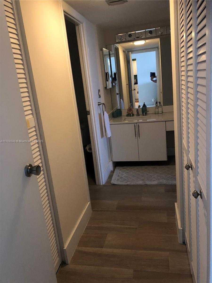Small Image of 20301 WEST COUNTRY CLUB DR #2424, Aventura Number 10