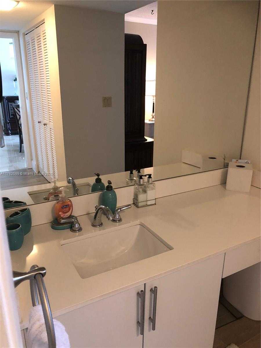 Small Image of 20301 WEST COUNTRY CLUB DR #2424, Aventura Number 13