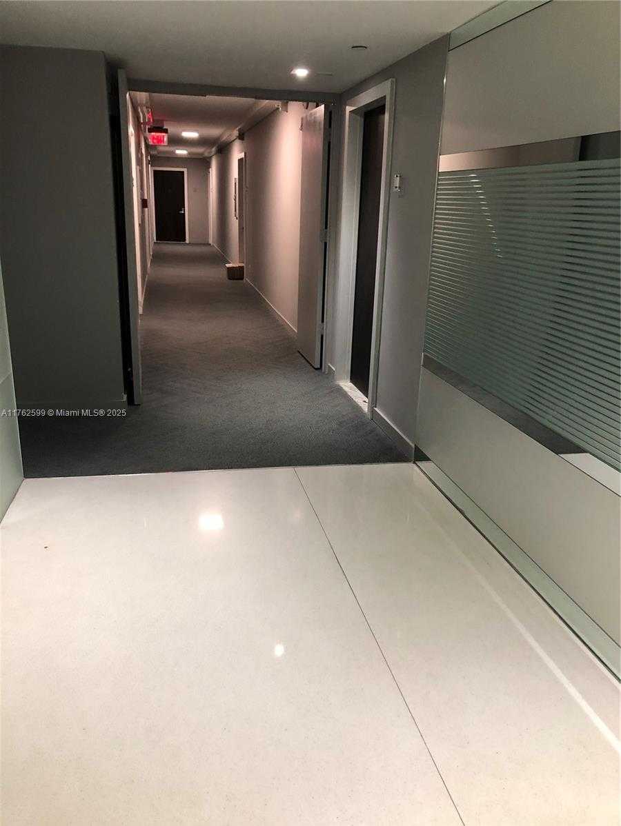 Small Image of 20301 WEST COUNTRY CLUB DR #2424, Aventura Number 14