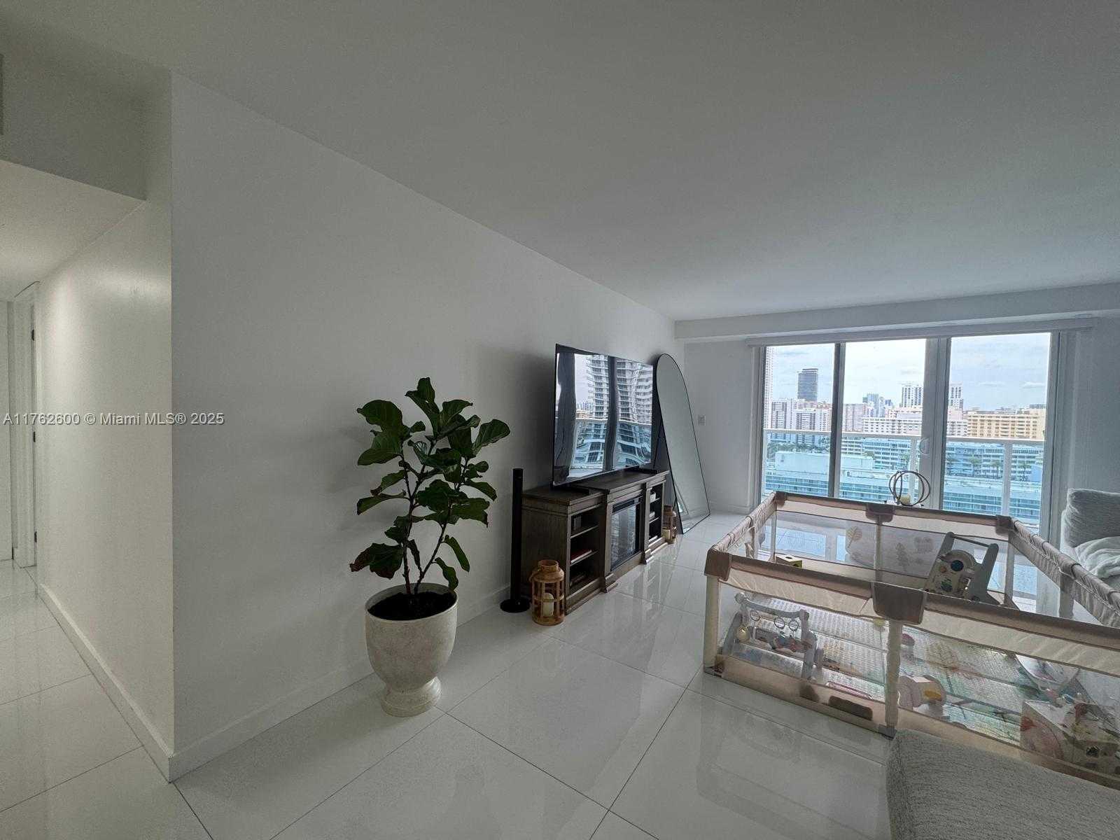 Small Image of 3800 SOUTH OCEAN DR #1810, Hollywood Number 36